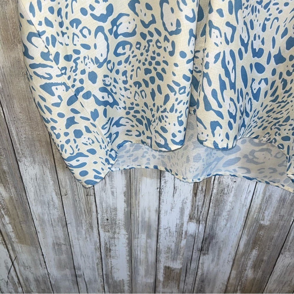 Jodifl Cream & Blue Animal Print Oversized Whimsy Blouse - Picture 4 of 6
